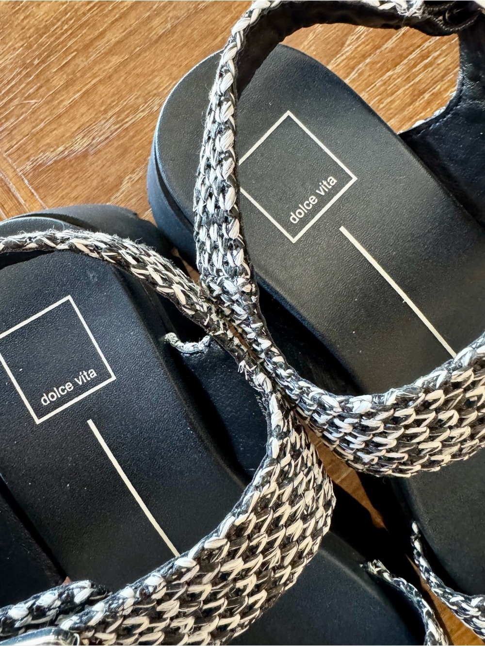 NIB Dolce Vita Palda b&w raffia sandal 8 - Picture 6 of 14